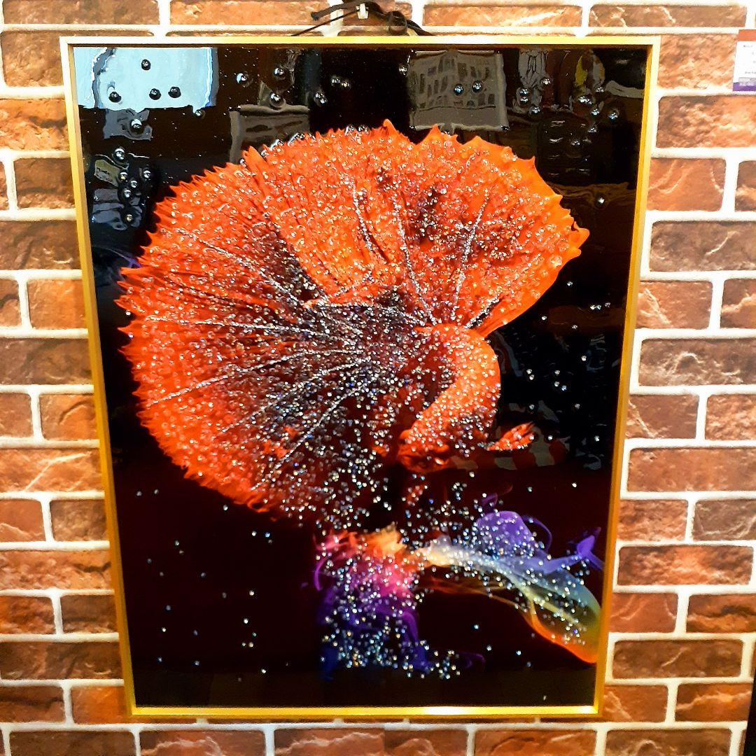 輸入雑貨 天然石 『赤い金魚』 水晶石 クリスタルアート ゴールド額縁