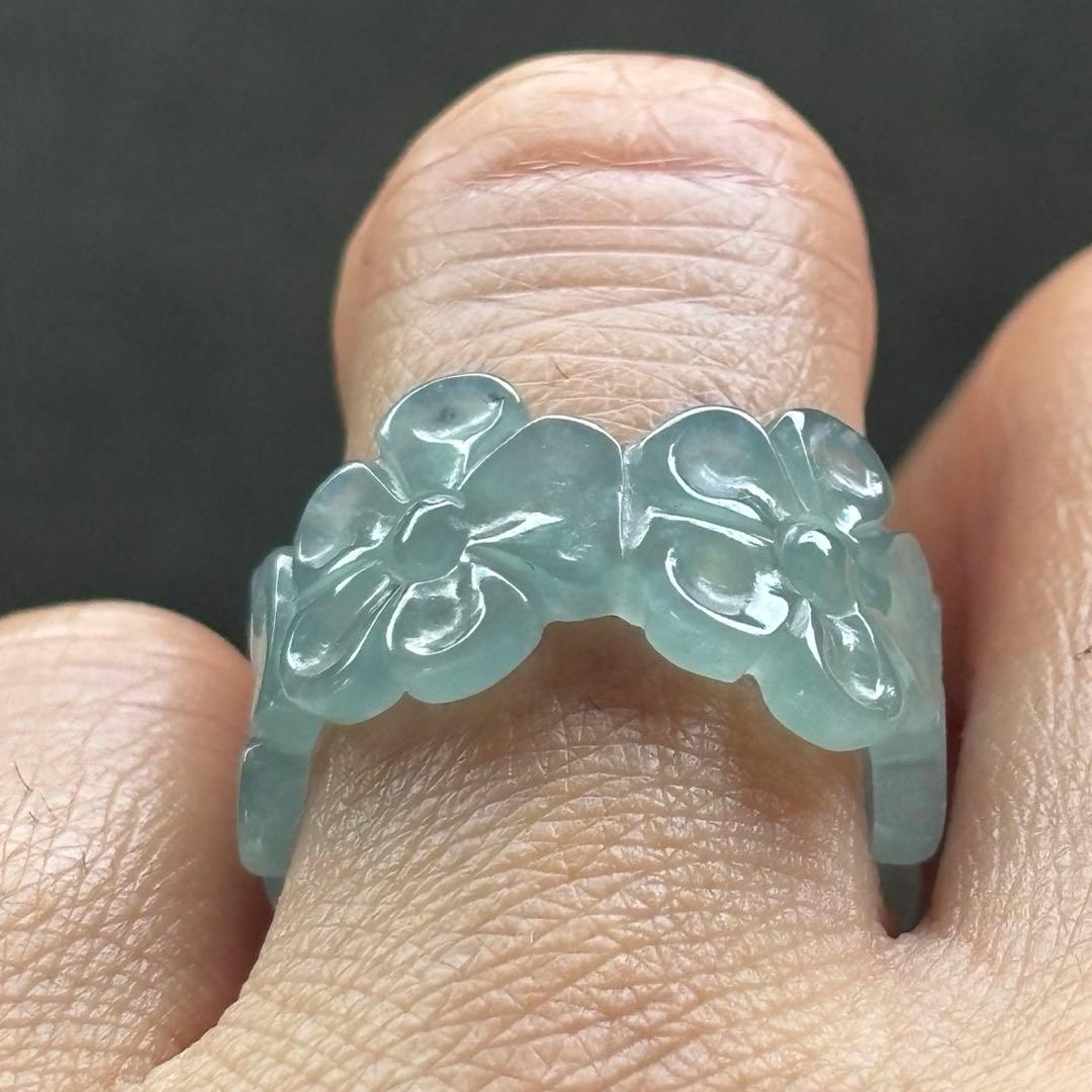 グアテマラ産天然本翡翠　A貨氷種　くり抜きリング　梅の花彫り　12.5号