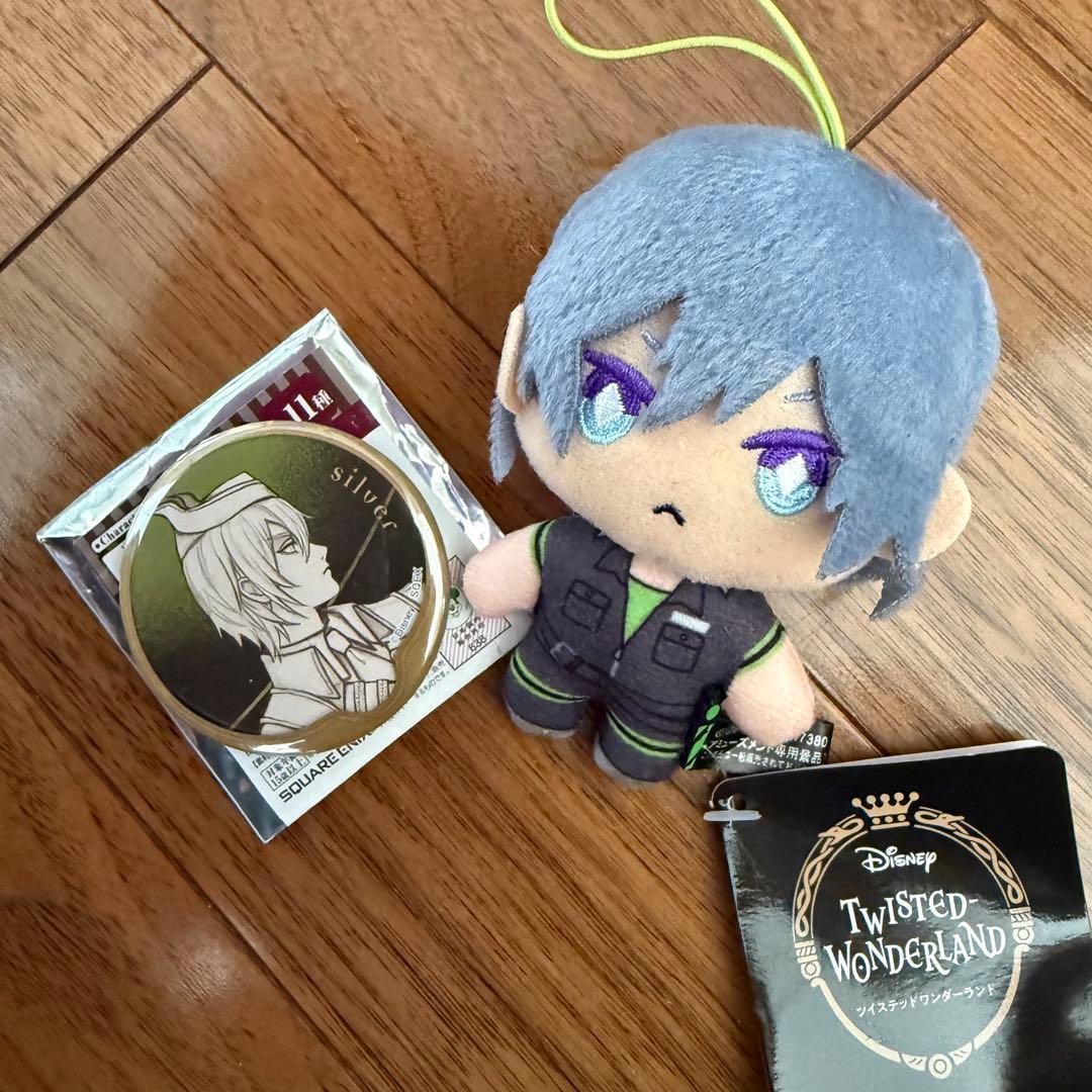 ツイステ シルバー ちびぬい 缶バッジ Roman - メルカリ
