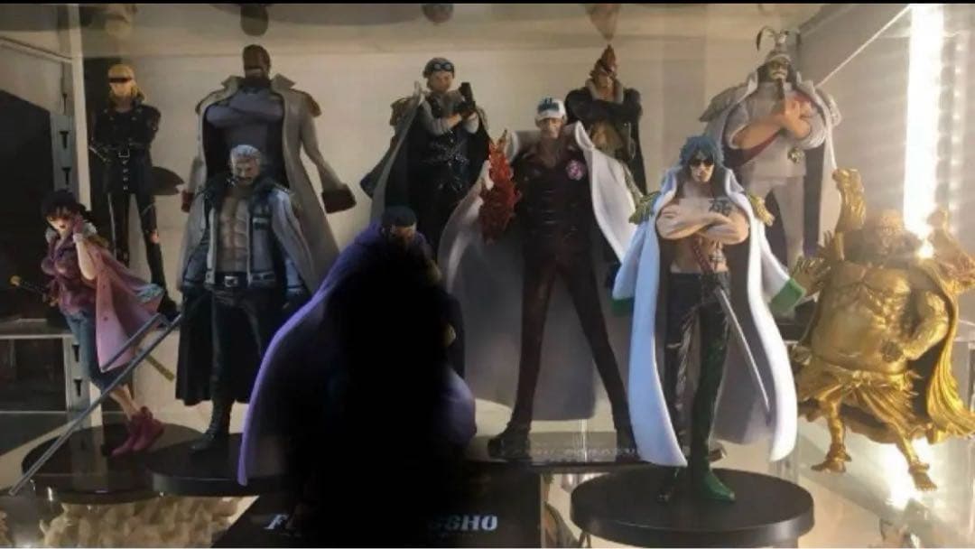 ワンピース 海軍フィギュア11体まとめ売り 黄猿、赤犬、緑牛、センゴク