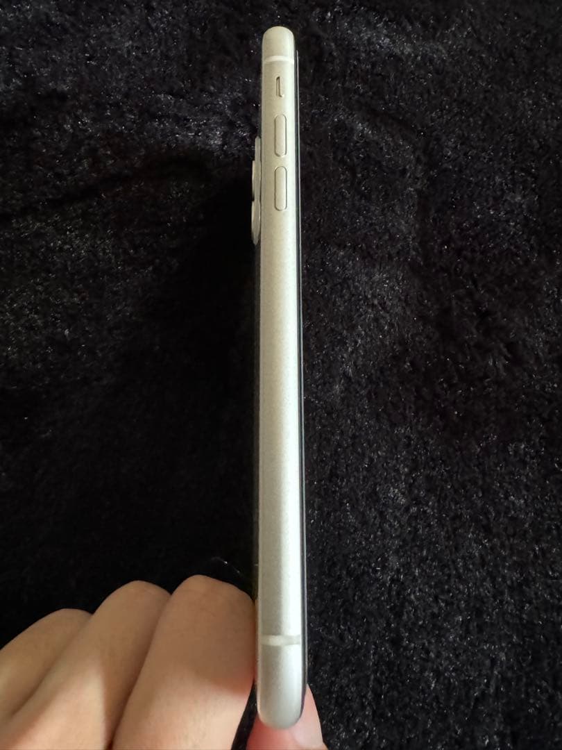 りまか様専用】iPhone 11 ホワイト 128GB＊SIMロック解除済 ❥道