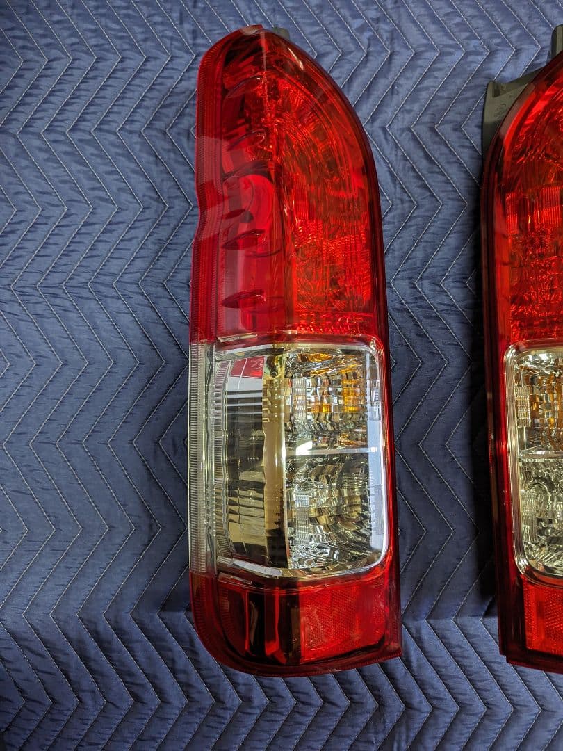 ハイエース6型テールランプ 純正 LED ハイエース200系 純正
