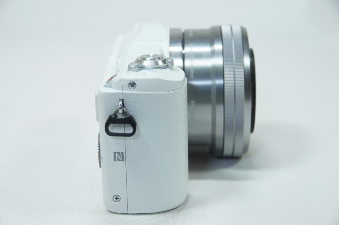 極美品】 SONY α5100 ホワイト シャッター数3660回 【返品保証】