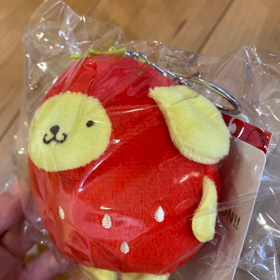 LOWRYS FARM いちご新聞 ポムポムプリン トイキーホルダー - メルカリ