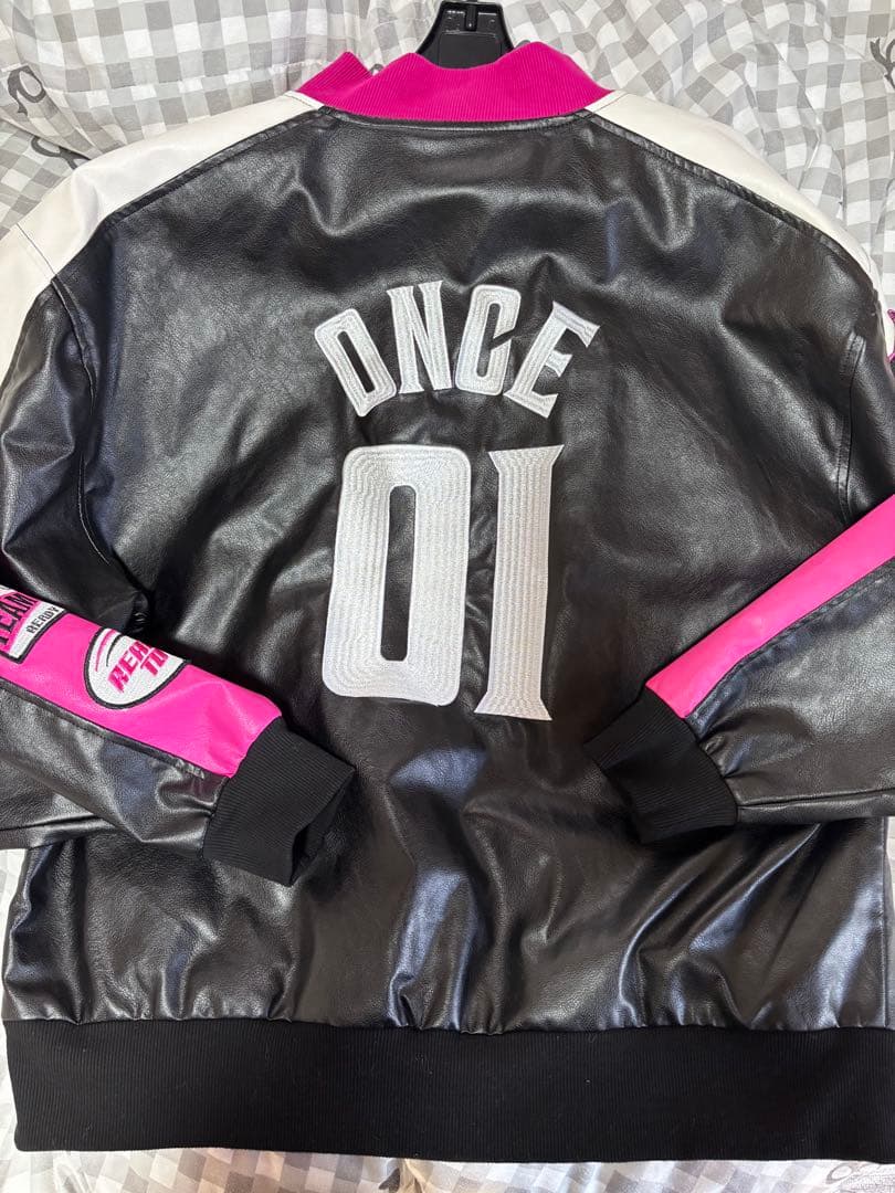 TWICE READY TO BE スタジャン