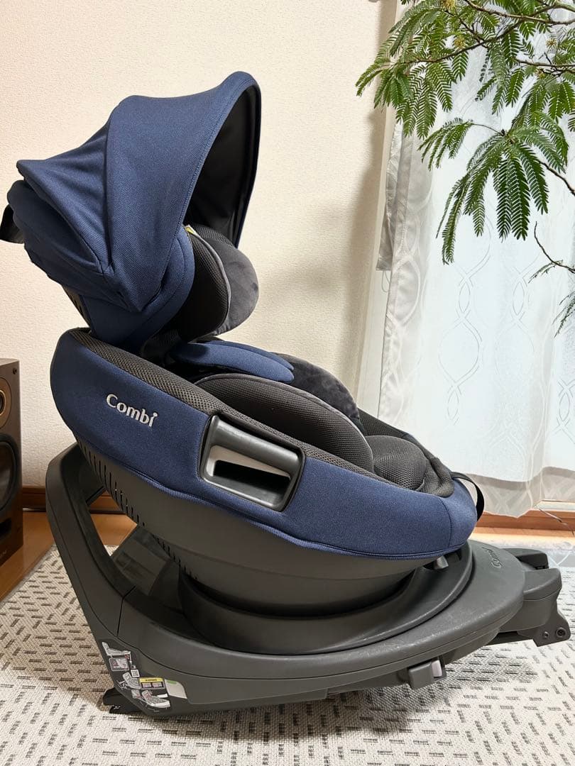 美品 チャイルドシートコンビ THE S ISOFIX ZB-690 ネイビー