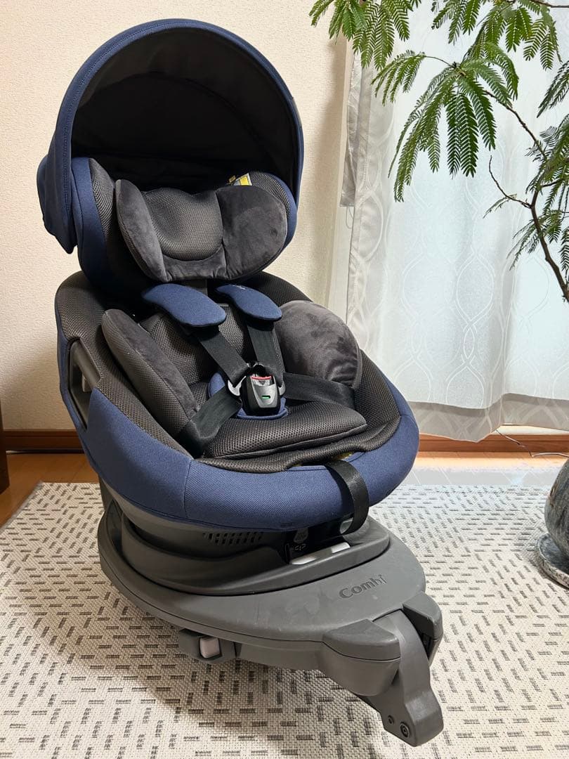 美品 チャイルドシートコンビ THE S ISOFIX ZB-690 ネイビー