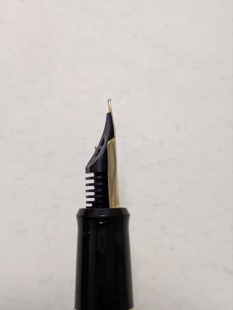 A.DUNHILL ダンヒル 万年筆 AD2000 ゴールド バーレイM 18K - メルカリ