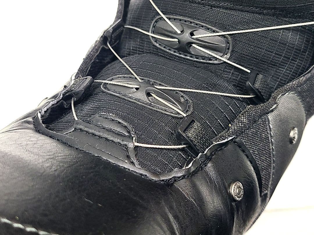 美品 スノーボードブーツ 28cm キスマーク BOAダイヤル式 28センチ