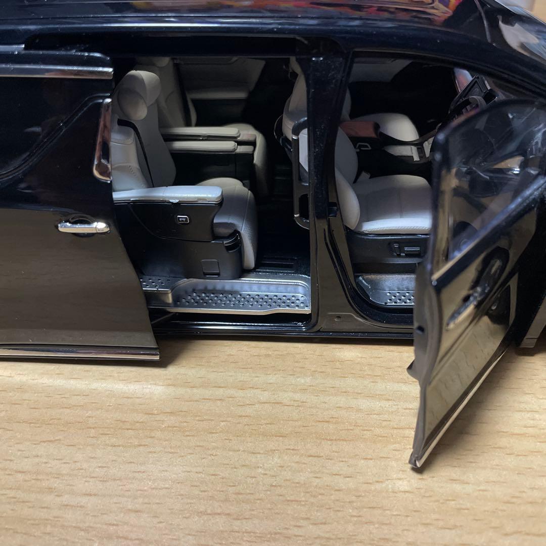 ヴェルファイア　1/18