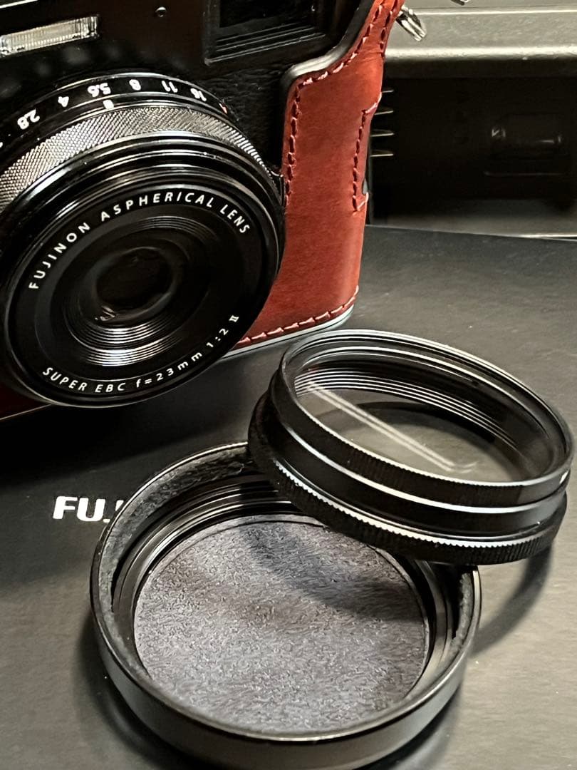 富士フイルムX100VI 付属品多数 1000ショット 保証書 元箱他