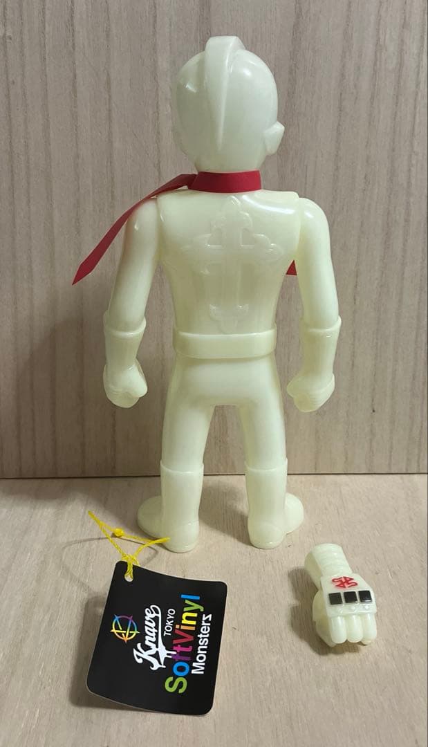 Knave Gunjoe GID 蓄光成型 フィギュア