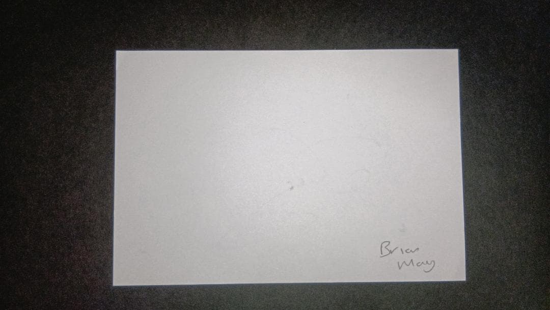 Queen全員の直筆サイン入りコレクターズセット」