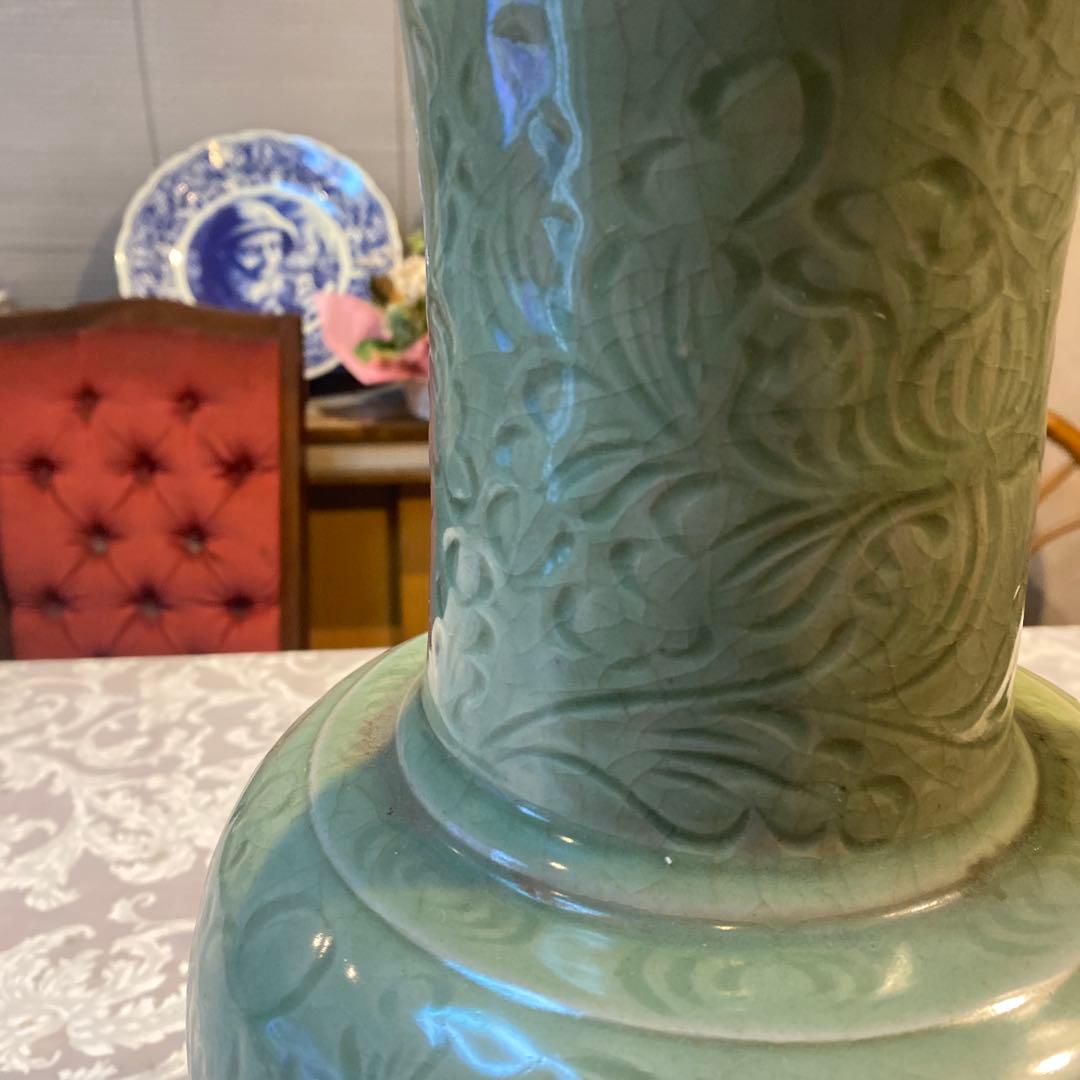 専用 中国古玩 陰刻草花文青磁花瓶