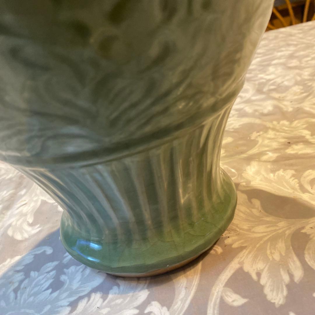 専用 中国古玩 陰刻草花文青磁花瓶