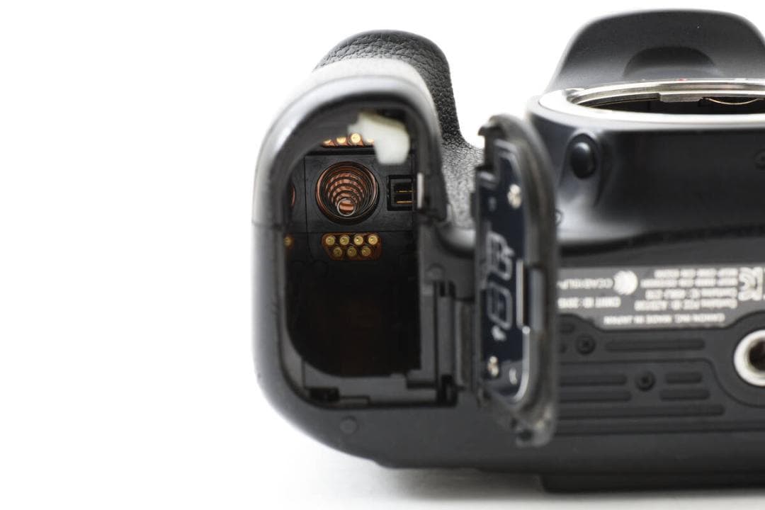 ☆ Wi-Fi内蔵 Canon EOS 80D ボディ キャノン 2420万画素