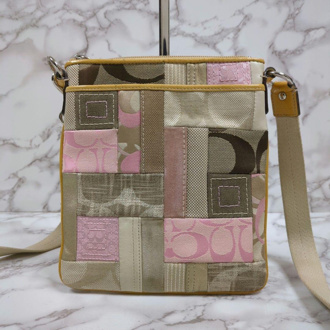 コーチ　パッチワーク　ショルダー バッグ　サコッシュ　クロスボディ　マルチカラー