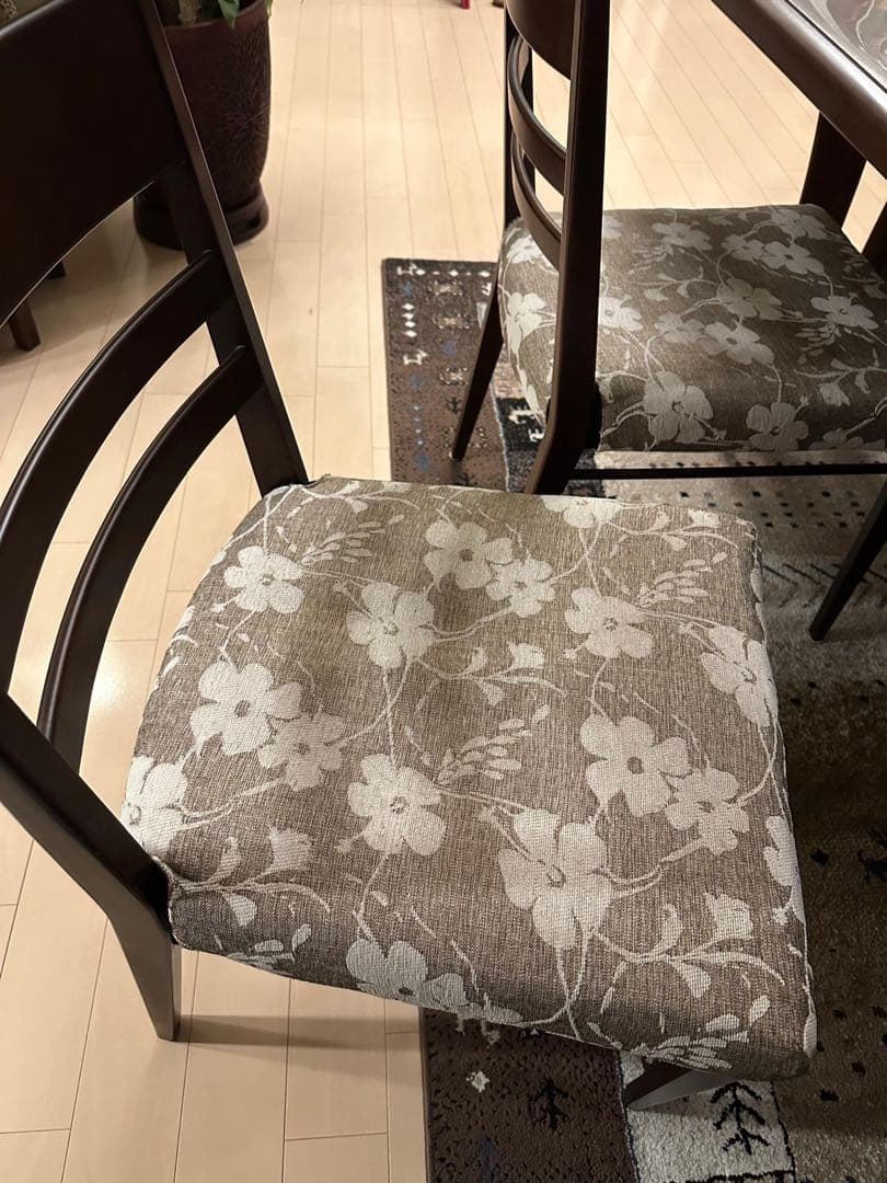 ダークブラウン 木製 ダイニングテーブル　4点セット　直接引き取りも可能