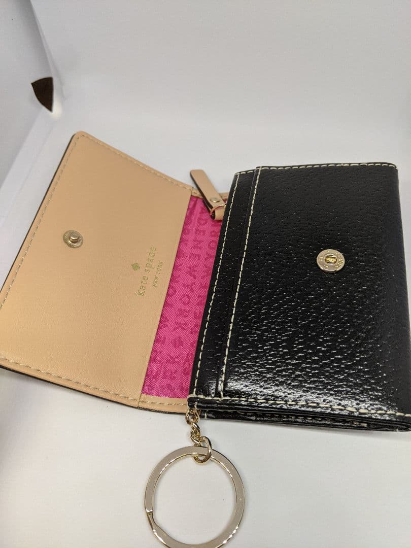 【kate spade】ケイトスペード（パスケースケース折り財布）【新品】