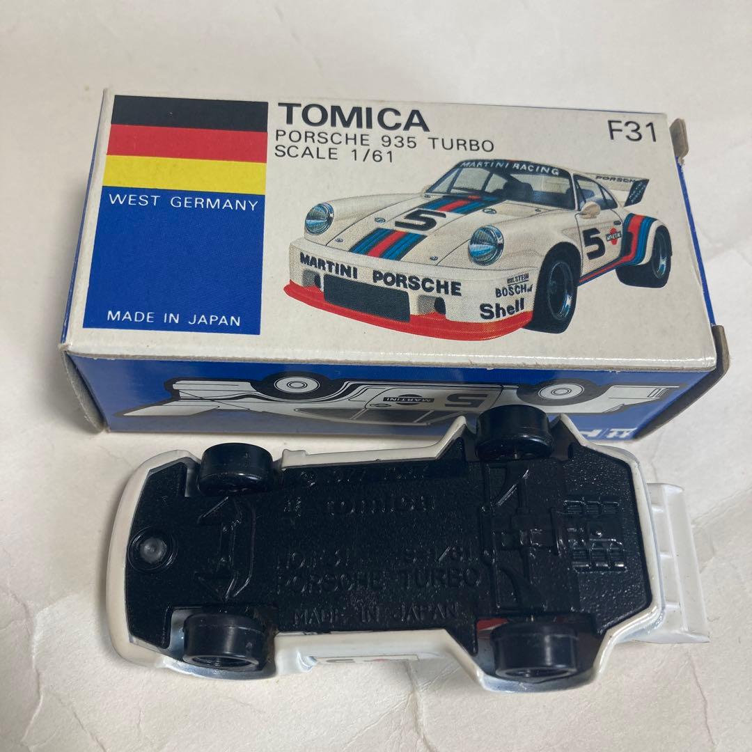 トミカ外国車シリーズポルシェ935ターボです。マルティニカラー日本製