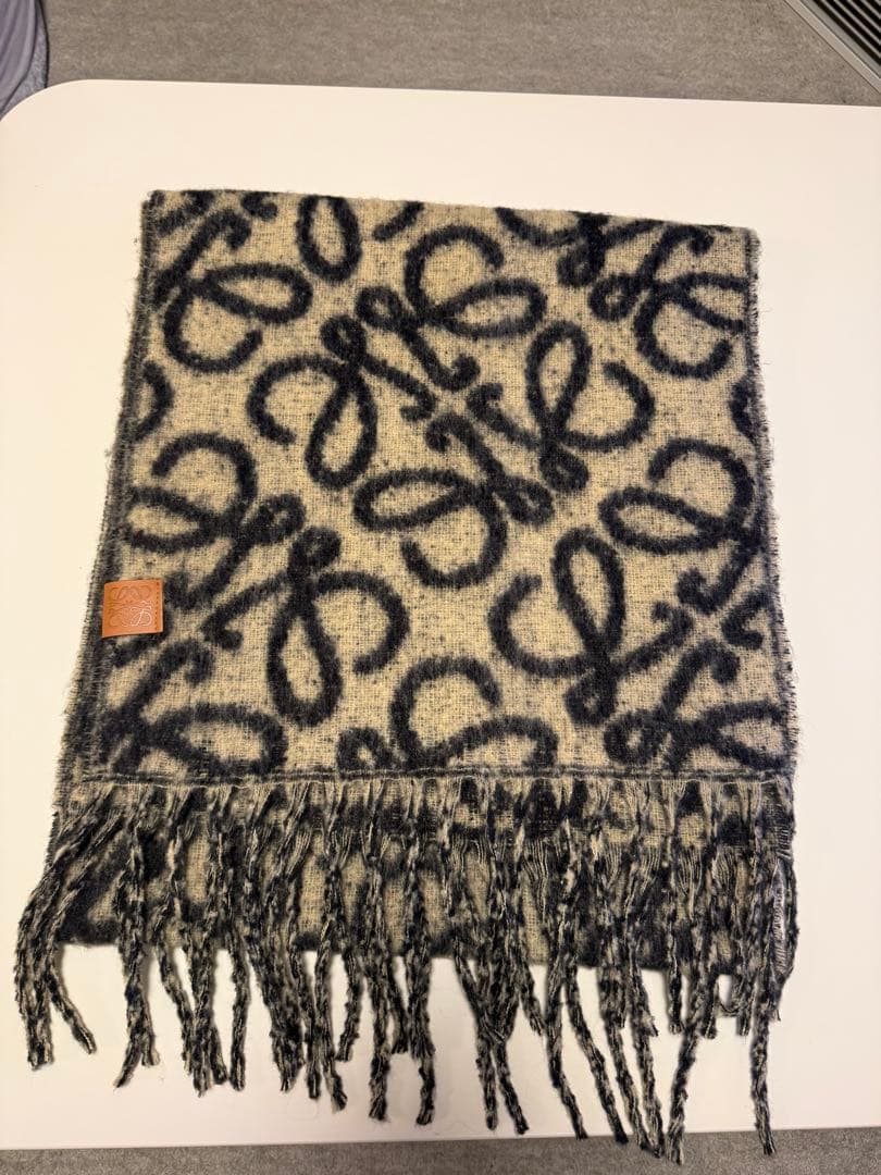 UZED ロエベ LOEWE アナグラム ウール アルパカ アナグラム スカーフ（アルパカ&ウール） グレー - LOEWE Japan