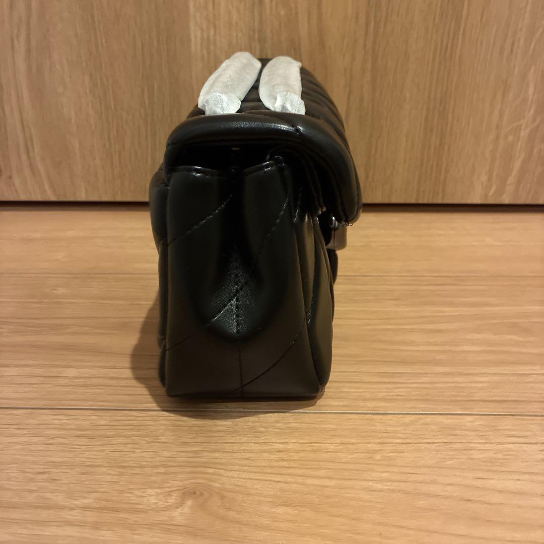 タビー ショルダー バッグ 26・キルティング 5.0 ブラック　CP150