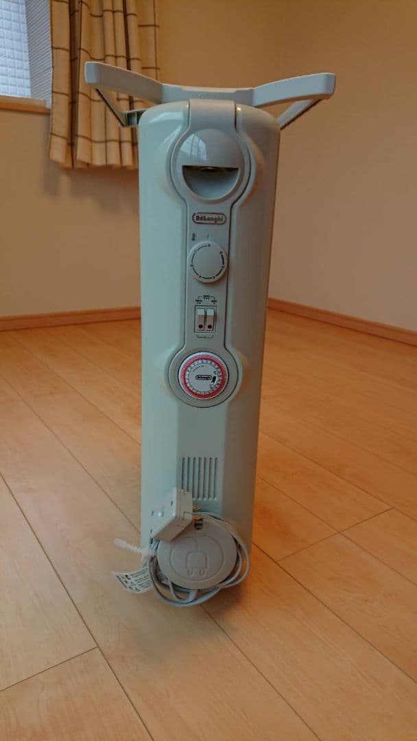 デロンギオイルヒーターJR0812-BR ゼロ風暖房 タオルかけ付き デロンギ