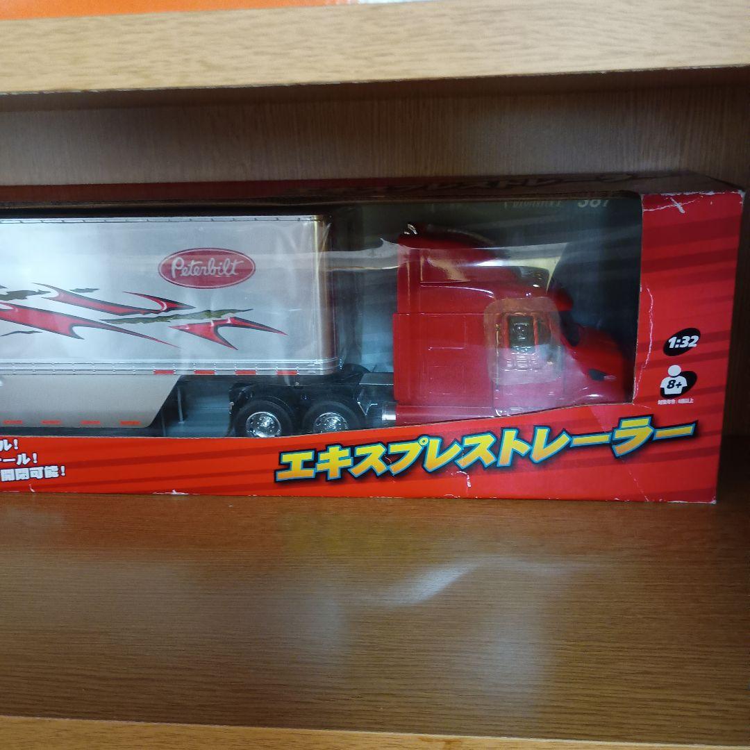 ピータービルト　コンボイトレーラーエキスプレス　1/32 ケンワース