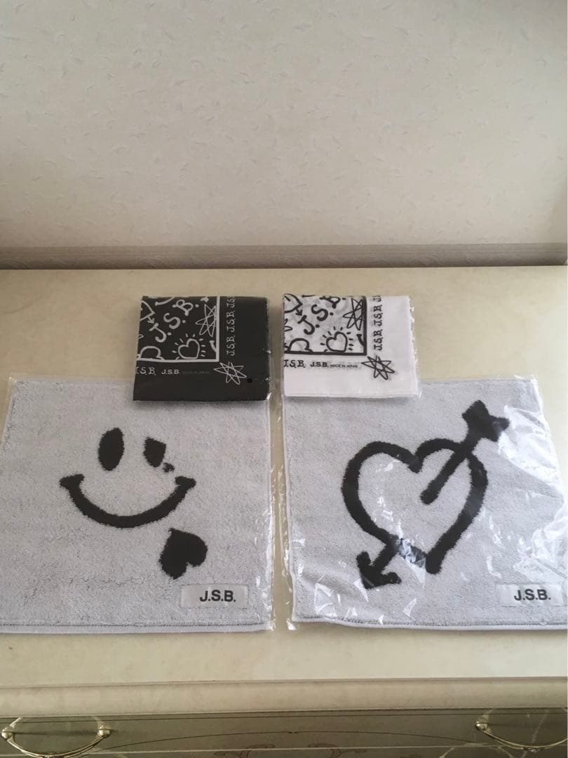 新品 J.S.B.ハンドタオル ハンカチ4点セット♪ - メルカリ