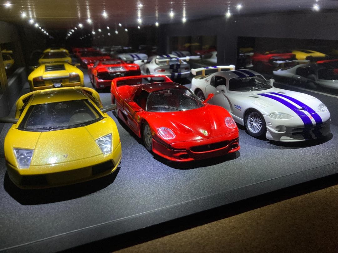 ミニカー用ジオラマ：1/18(1/24)ショールームタイプガレージ／週末SALE