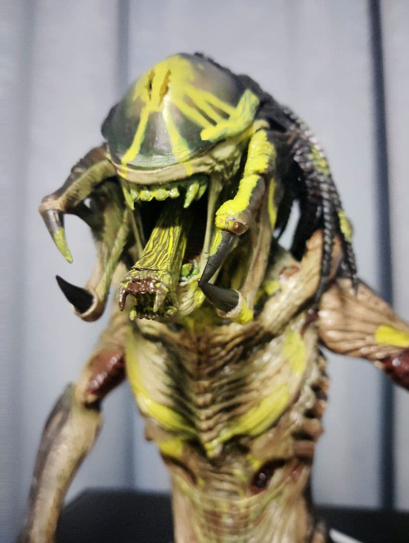 2008.HOTTOYS.MM#074“AVP2 Predalien”