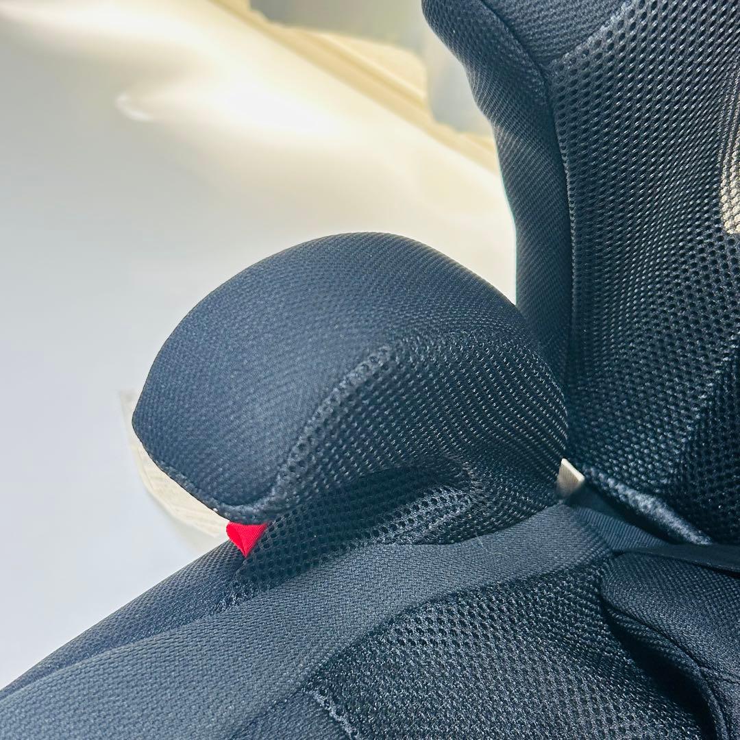 【極美品】Combi ジョイトリップ エアスルー GG ジュニアシート