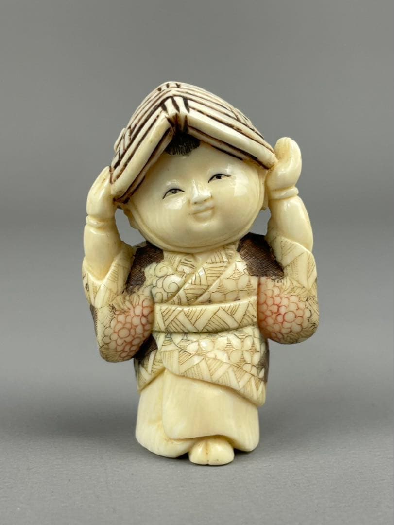 時代根付 極上細密彫り白材 マンモス牙製 作家物 在銘 柳月