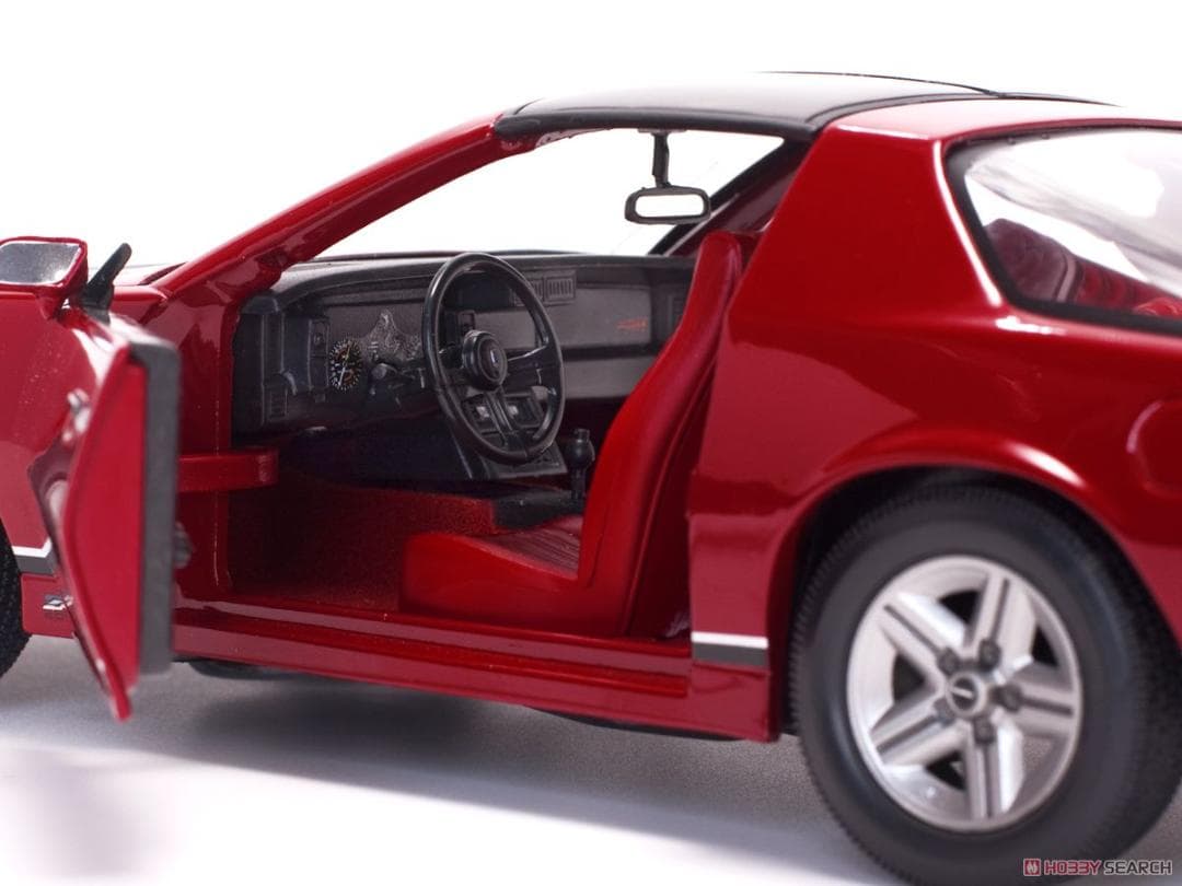 1/18 サンスター 1985 Chevrolet Camaro IROC-Z