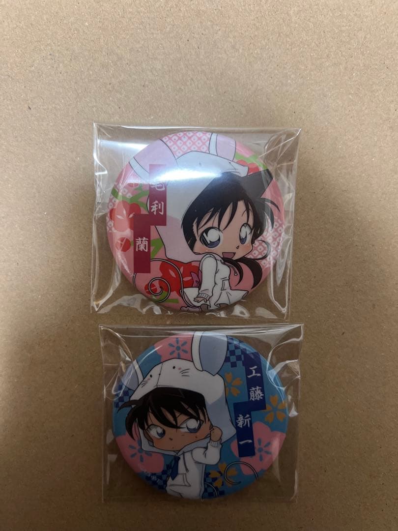 名探偵コナン newdays ねずみ 缶バッジ 毛利蘭 工藤新一