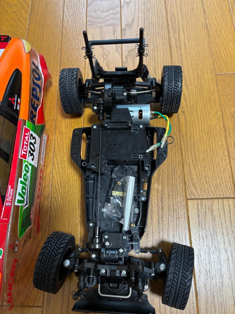 ☆☆タミヤ『スポーツランサー』1/10 RC　シャーシ＆ボディ　少々難あり