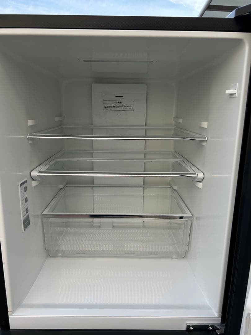 Hisense 3ドア冷蔵庫　HR-G2801BR