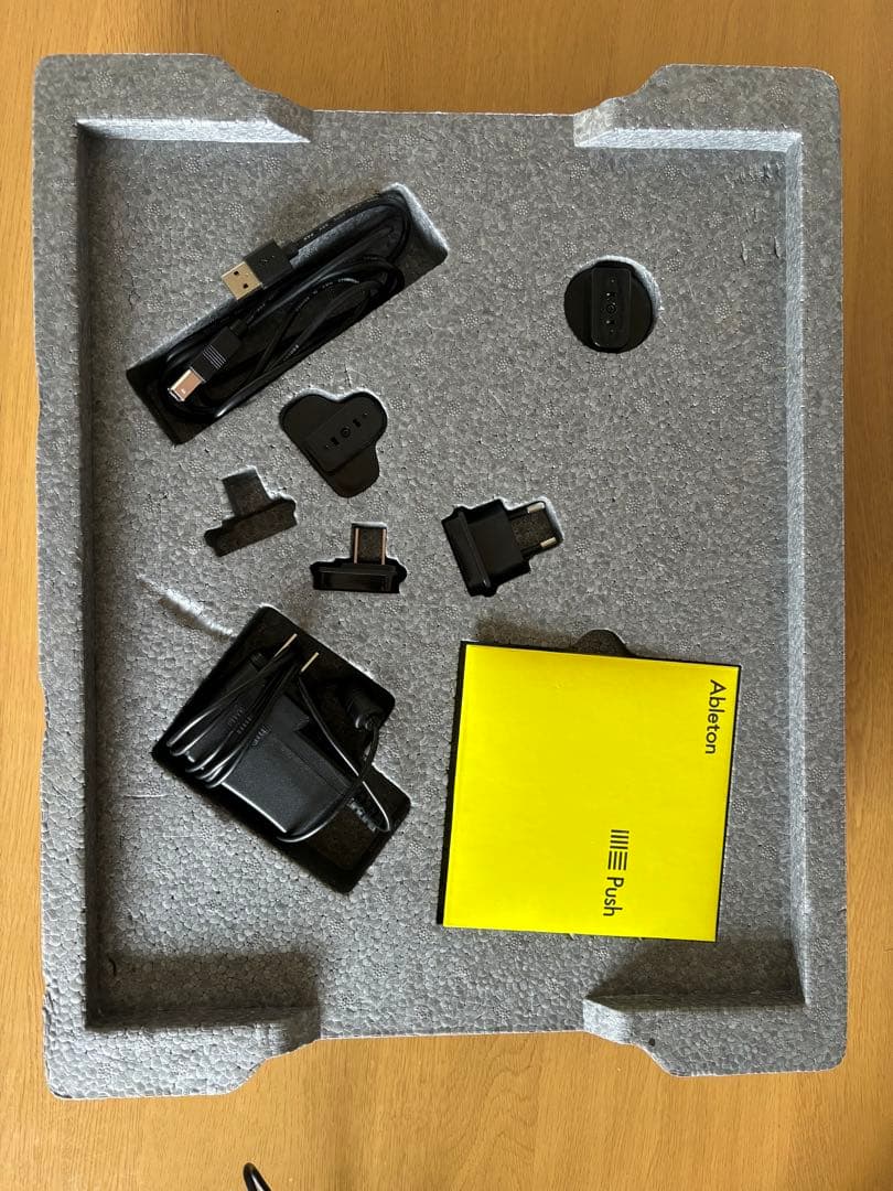 Ableton Push 2 箱、付属品あり
