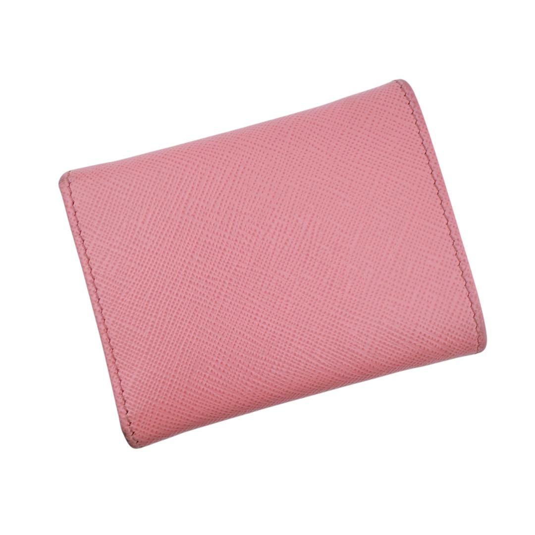 美品◇プラダ サフィアーノレザー 三角プレート 三つ折り財布 ピンク