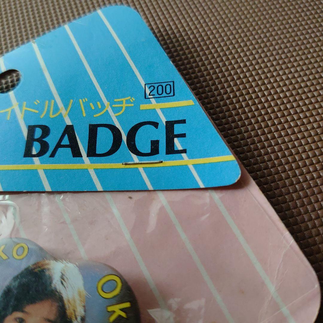 岡田有希子さん ハート型ピンバッジ 激レア