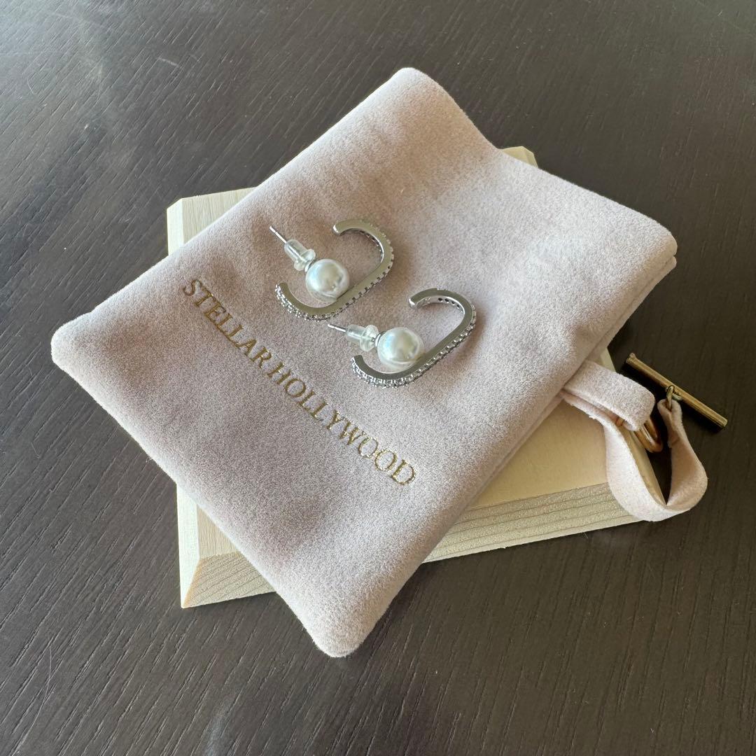 STELLAR HOLLYWOOD ビジューラインパールピアス(シルバー)