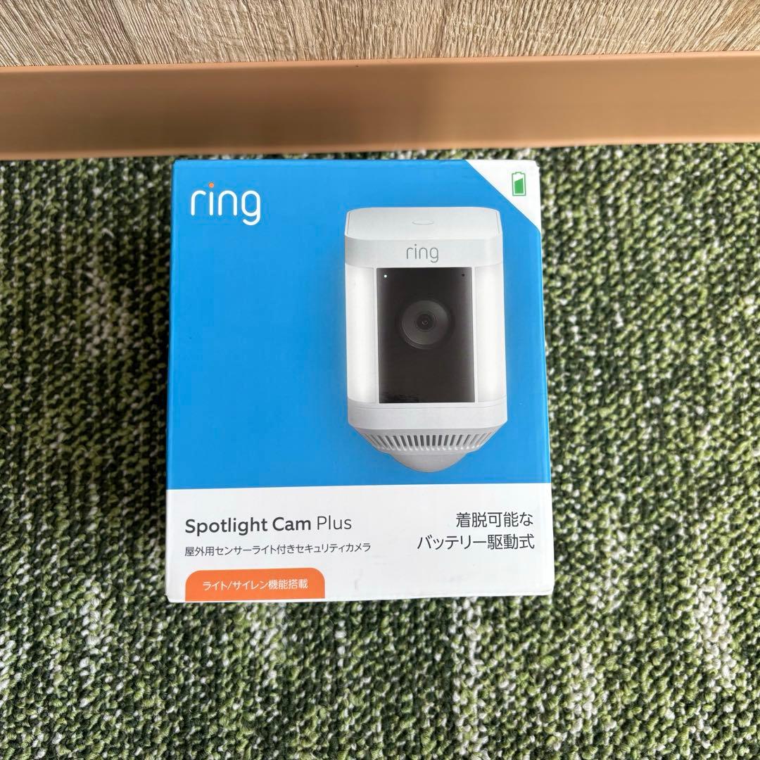 新品未使用】Ring Spotlight Cam Plus バッテリー駆動式