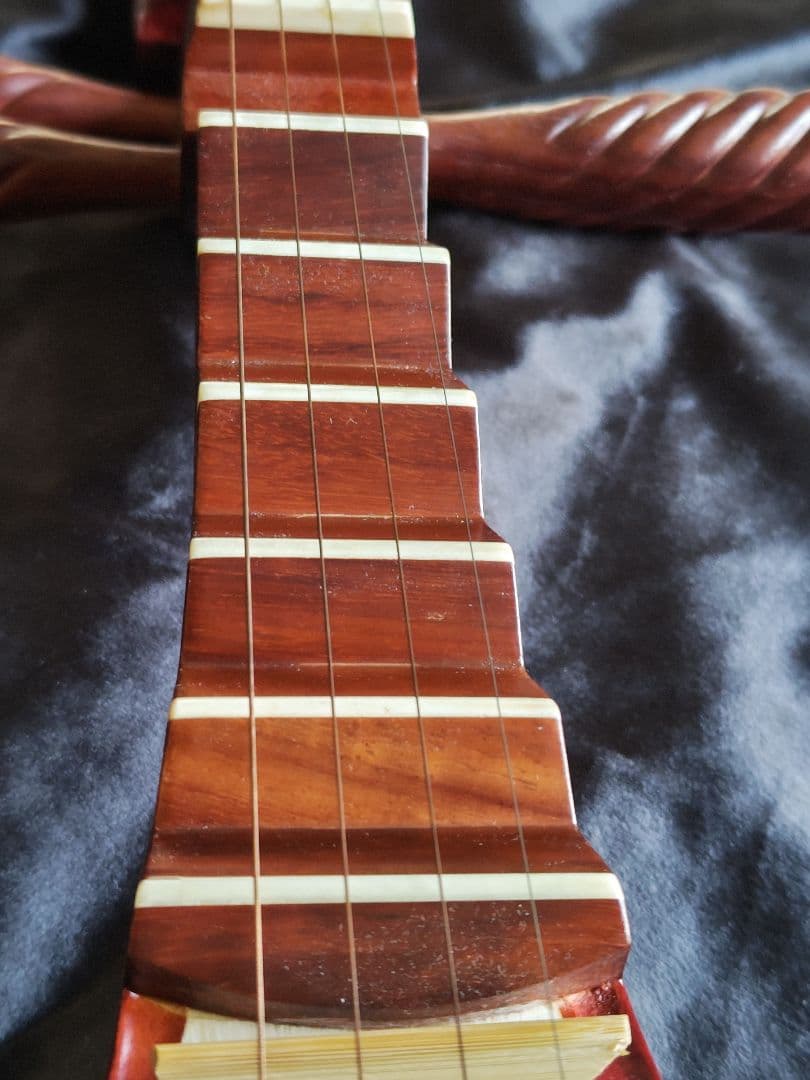 中国琵琶　４弦琵琶　収納袋・爪・固定テープ付き