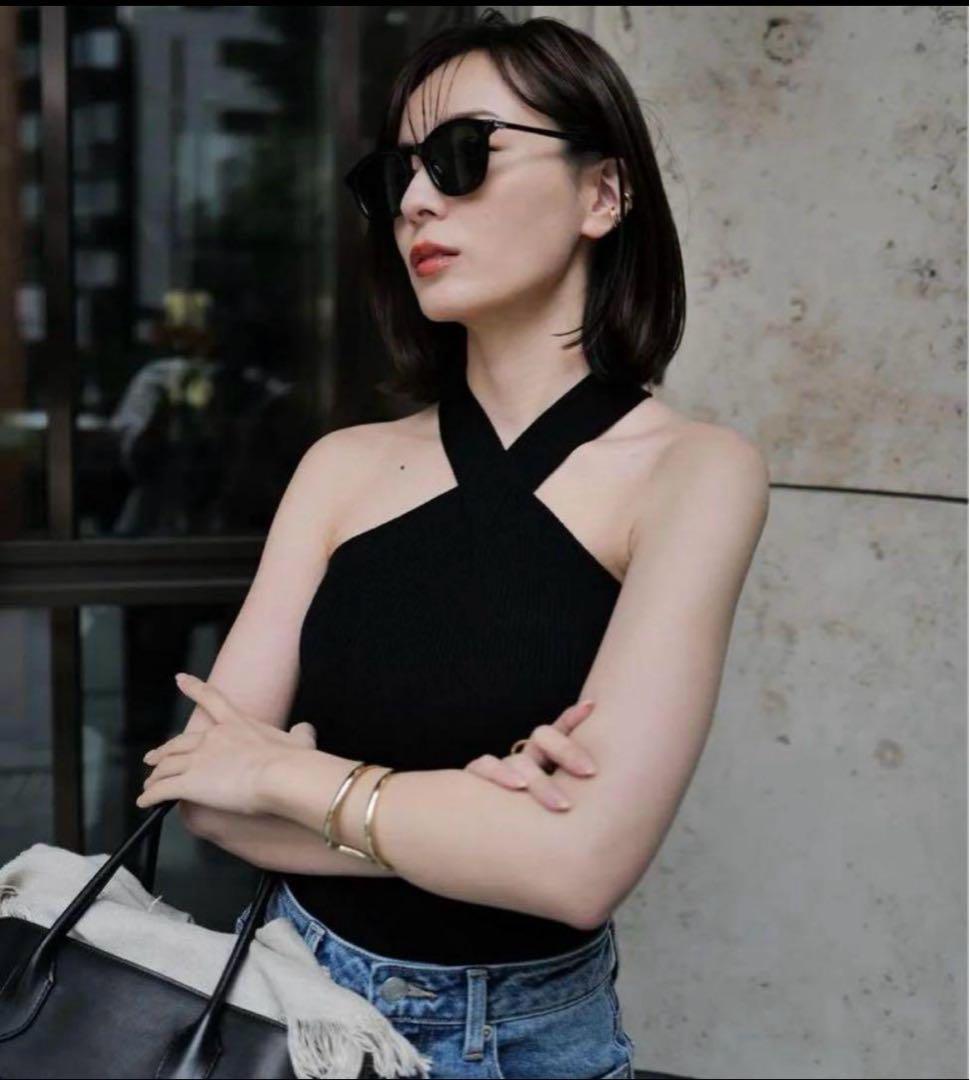 anuans ツイストホルターネックニットトップス アニュアンス 黒