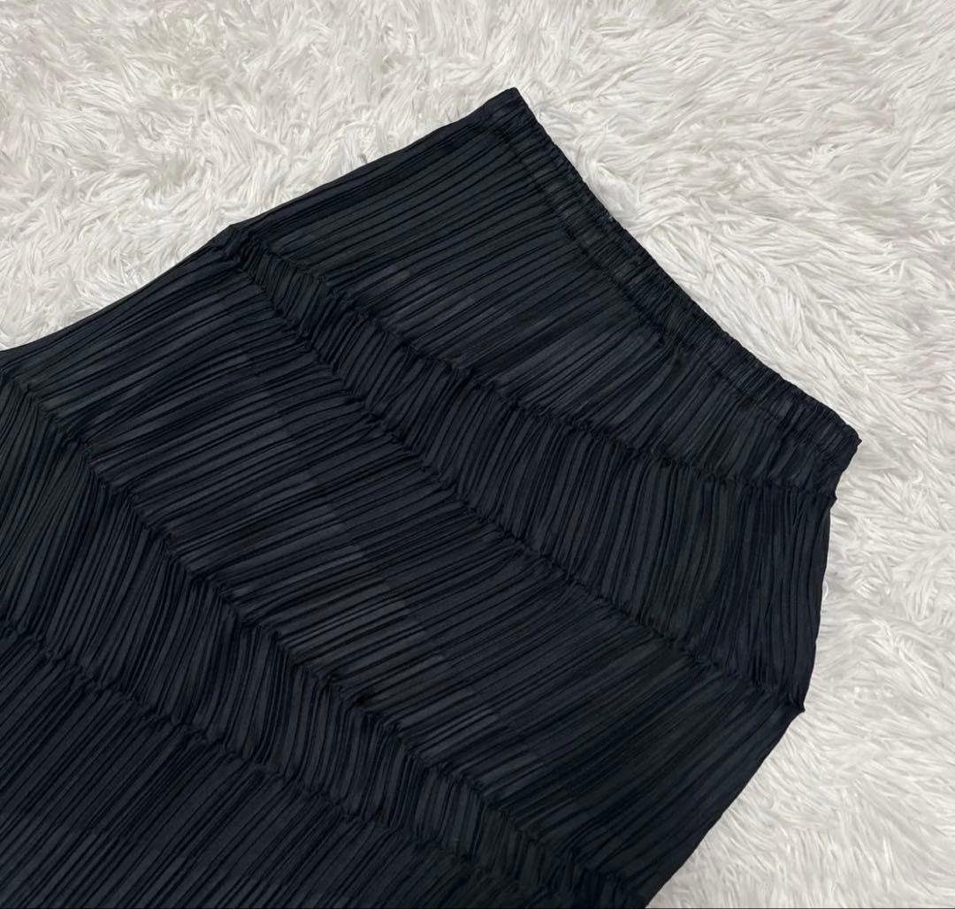 イッセイミヤケ　変形　ランダムプリーツスカート　ひざ丈　ブラック