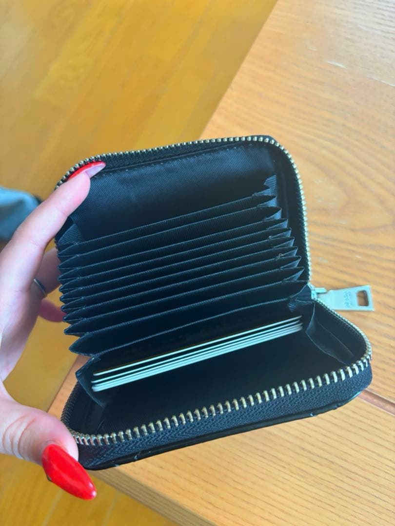 PRADA 財布 ノベルティ