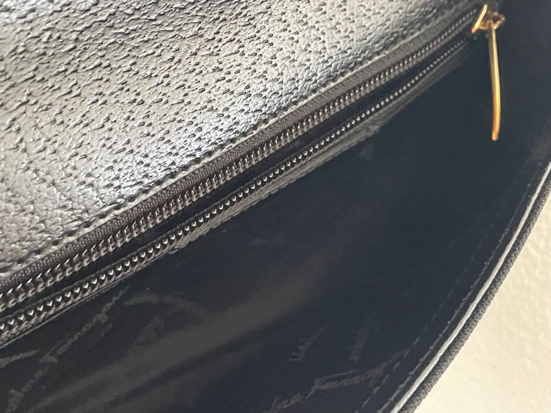 サルバトーレフェラガモ ブラック バッグ AU21-1864 美品　イタリア製