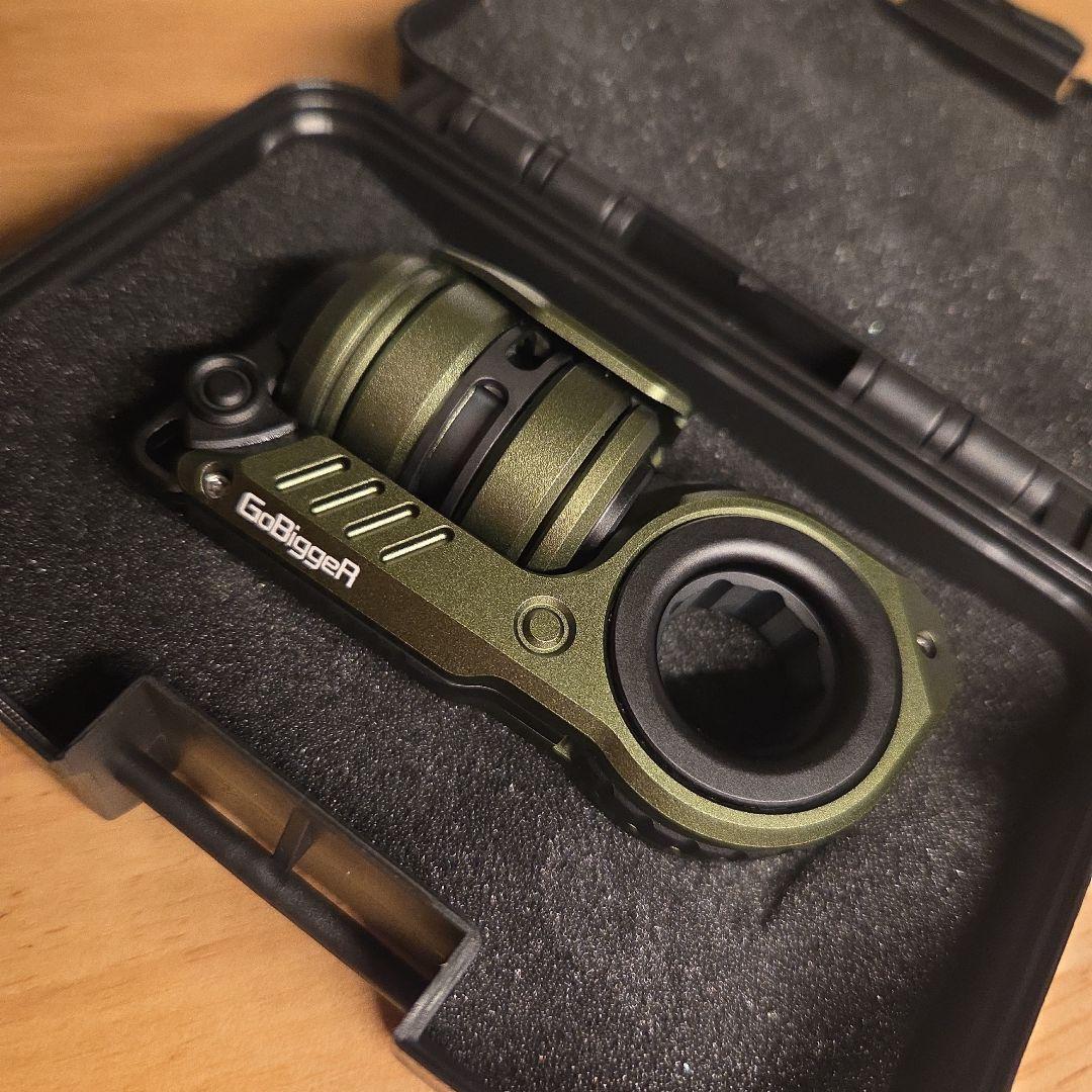 GoBiggeR Sinian Aluminum グリーン フィジェットトイ