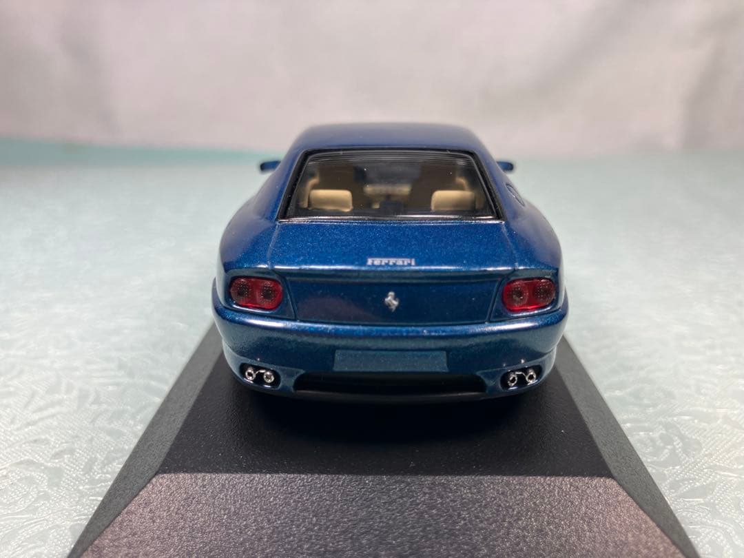 ミニチャンプス　フェラーリ４５6ＧＴ　クーペ　ブルー