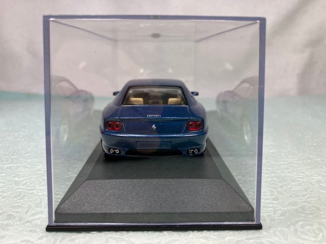 ミニチャンプス　フェラーリ４５6ＧＴ　クーペ　ブルー
